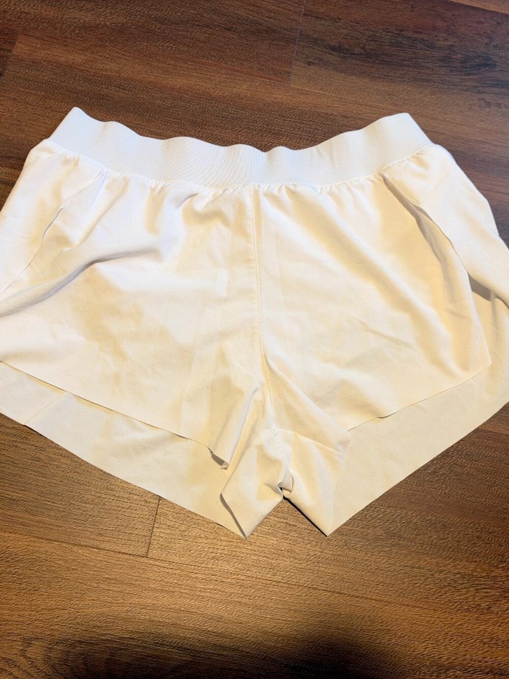 CRZ Yoga Sz S, Feathery-Fit Soft Low Waisted V Split Mesh Lined Shorts 2.5''